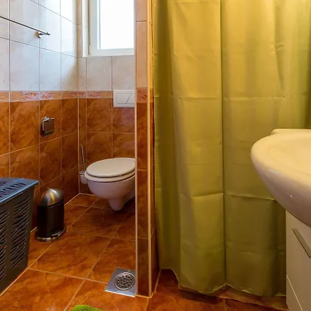 Besonderes Penthouse-apartment Auf Zwei Etagen - Nur 450 Meter Zum 아파트 크리크베니카