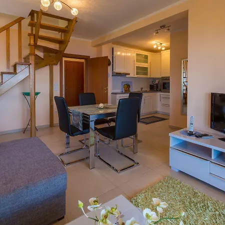 Besonderes Penthouse-apartment Auf Zwei Etagen - Nur 450 Meter Zum 아파트