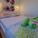 Besonderes Penthouse-apartment Auf Zwei Etagen - Nur 450 Meter Zum *