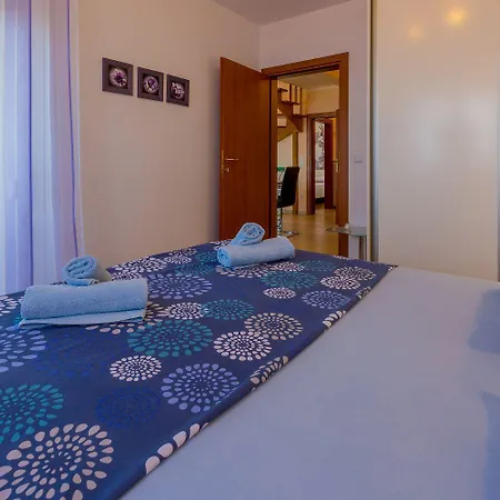 Besonderes Penthouse-apartment Auf Zwei Etagen - Nur 450 Meter Zum * Crikvenica