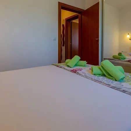 Besonderes Penthouse-apartment Auf Zwei Etagen - Nur 450 Meter Zum *