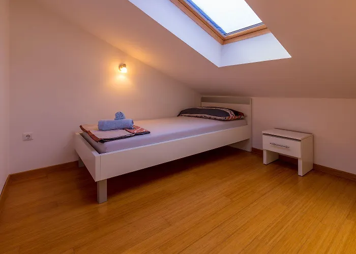 Apartman Besonderes Penthouse-apartment Auf Zwei Etagen - Nur 450 Meter Zum