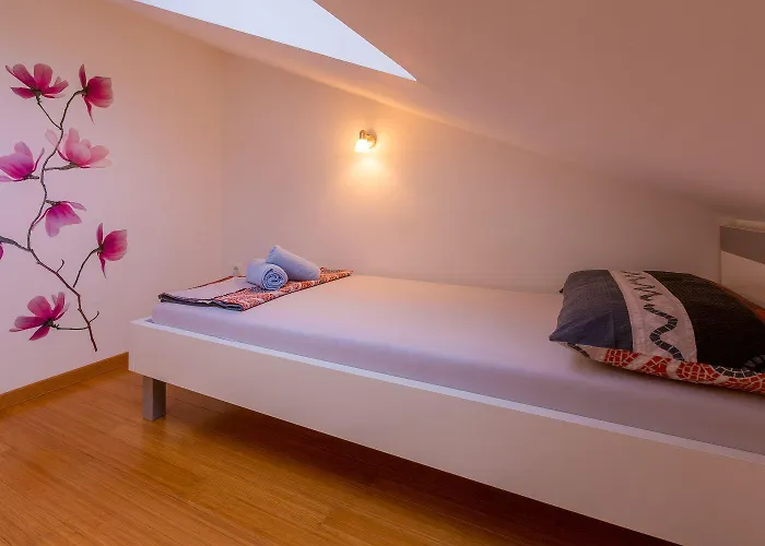 Besonderes Penthouse-apartment Auf Zwei Etagen - Nur 450 Meter Zum Apartman