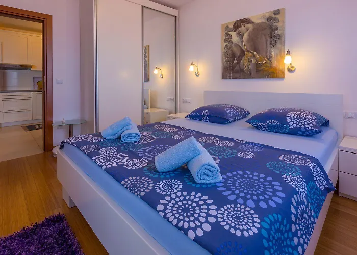 Besonderes Penthouse-apartment Auf Zwei Etagen - Nur 450 Meter Zum *