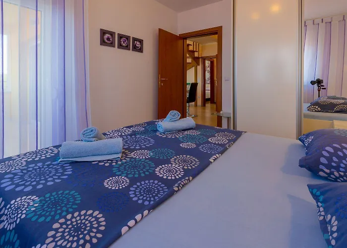 Besonderes Penthouse-apartment Auf Zwei Etagen - Nur 450 Meter Zum * Crikvenica