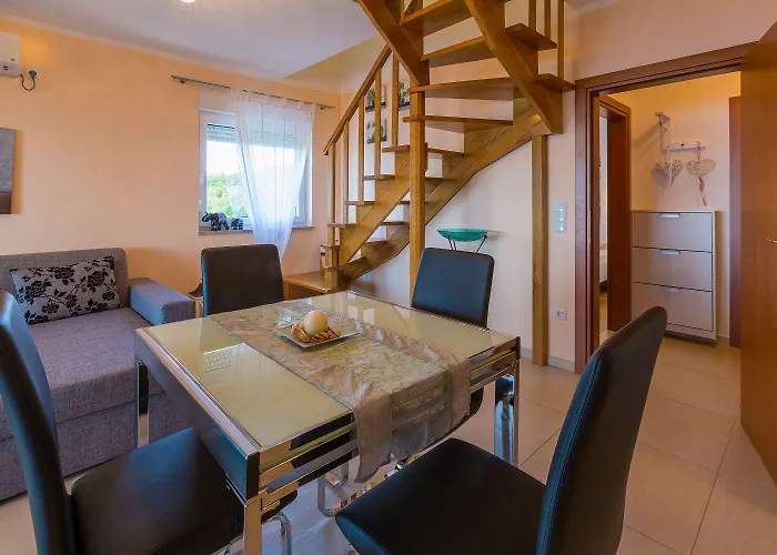 Besonderes Penthouse-apartment Auf Zwei Etagen - Nur 450 Meter Zum