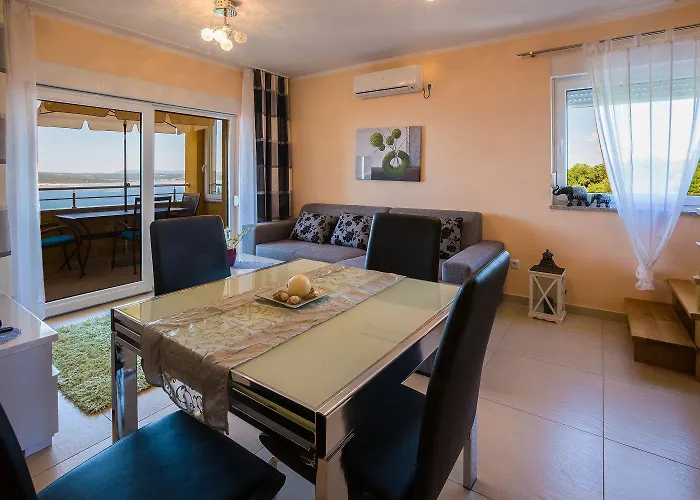 Apartman Besonderes Penthouse-apartment Auf Zwei Etagen - Nur 450 Meter Zum